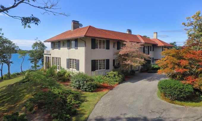 Buzzards Bay House | Waterfront estate with private beach and dock