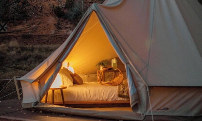 Kanab RV Rental | Waterfront Glamping Suite w Private Deck #2