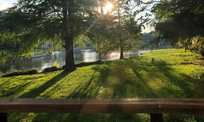 Blanchard House | Waterfront Group-friendly House on Livingston