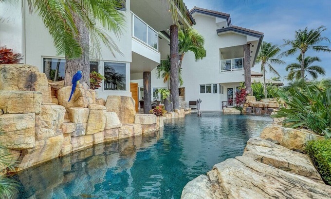 Bel Air House | Waterfront ~ Heated Pool ~ BBQ ~ Bikes