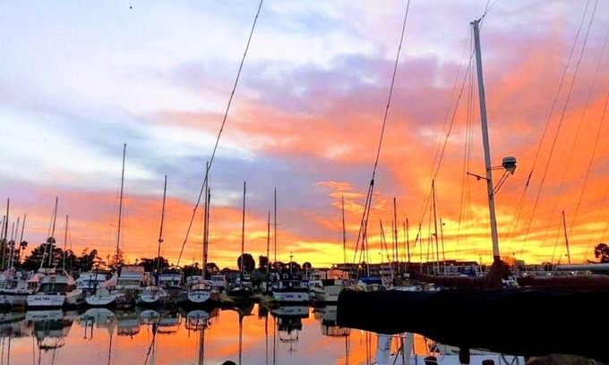 San Rafael House | Waterfront home, beautiful, spacious, clean, pet friendly. Near SF, Napa