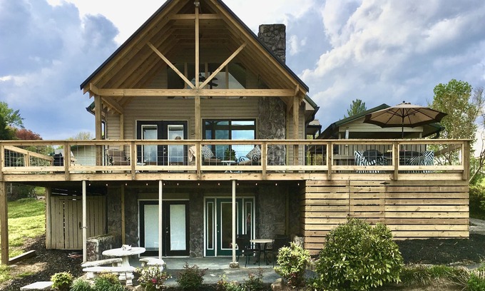 Decatur House | WATERFRONT HOME, COVERED DOCK, LOOP DRIVEWAY, RAMP ACROSS COVE, 3 MINUTE DRIVE