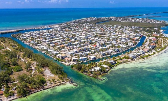 White Marlin Beach House | Waterfront Home Islamorada Walk To Private Beach