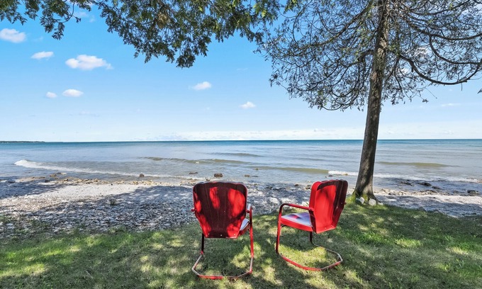 Sturgeon Bay House | Waterfront home- New Construction, Beautifully decorated!