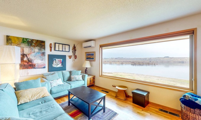 Richland House | Waterfront home on the Columbia River