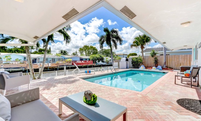 Coral Ridge Isles House | Waterfront home: Boat dock, Private Pool, Near Beach