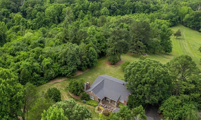 Greensboro House | Waterfront home with 5 Acres! 4 bedrooms 3.5 bathrooms
