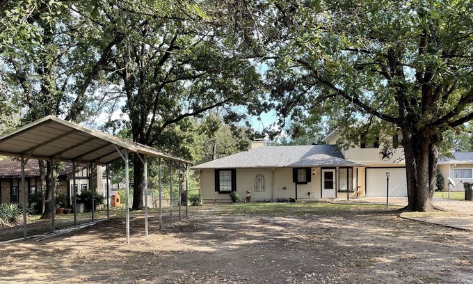 Tool House | Waterfront House on Cedar Creek with Private Boat Slip/Dock