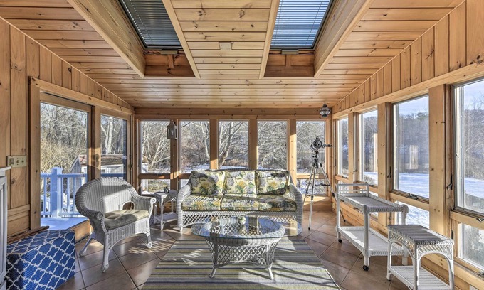 Hyannis Port Cottage | Waterfront Hyannis Gem: Walk to Hyannis Port Beach