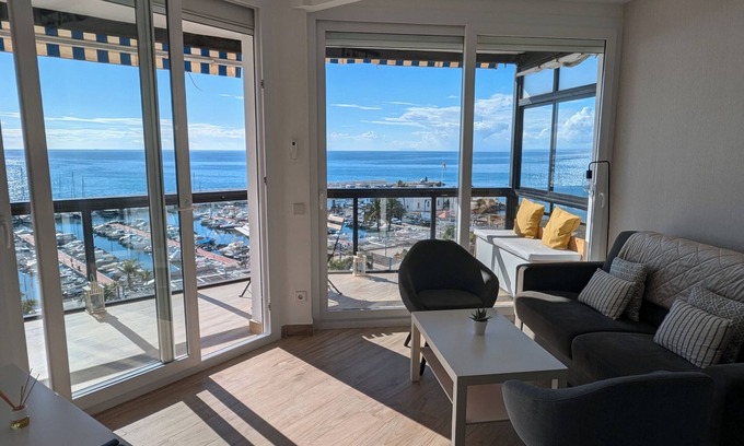 Marbella Seafront Promenade Apartment | Waterfront in the heart of Paseo Maritimo - Marbella!