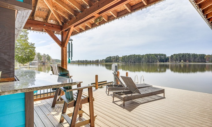 Henrico House | Waterfront Lake Gaston Home w/Private Dock!