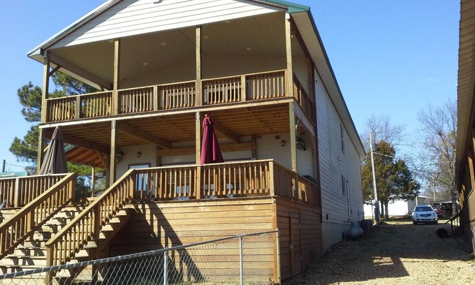 Porum House | Waterfront Lake Home at Duchess Creek Estates with boat dock on Lake Eufaula, OK