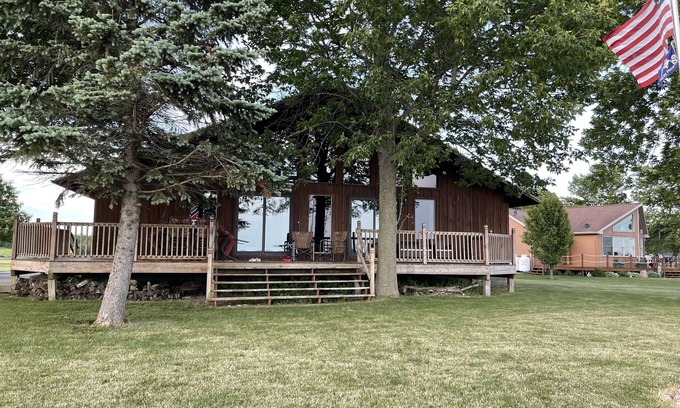 Cape Vincent Cottage | Waterfront Lake Lodge in the Thousand Islands