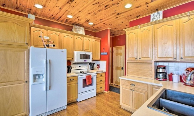 Cadillac Cottage | Waterfront Lake Mitchell Cottage w/Sunset Views
