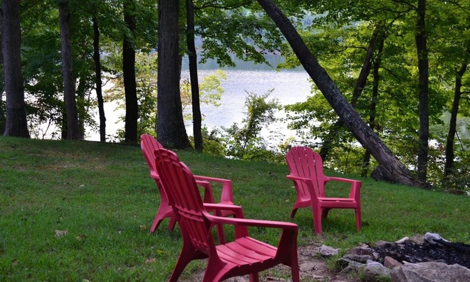 Mammoth Cave House | Waterfront lakehouse on Nolin Lake near Mammoth Cave