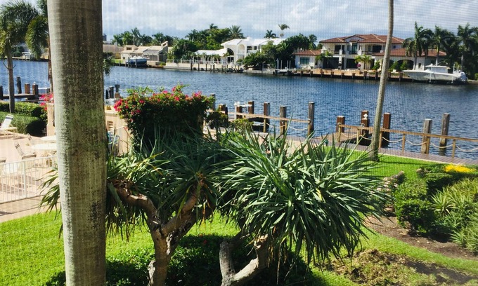 Highland Beach Condo | Waterfront Living with Private Beach