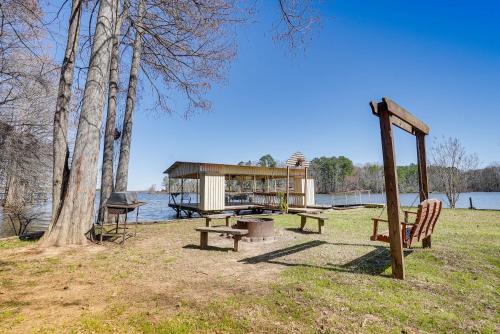 Negreet House | Waterfront Louisiana Home with Private Boat Launch!