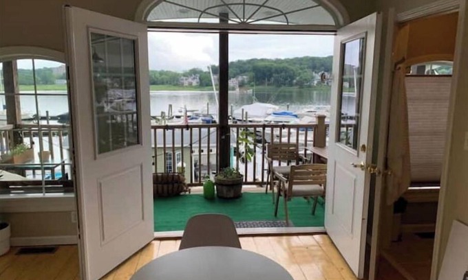 Fair Haven Apartment | Waterfront Marina Loft Fall Getaway