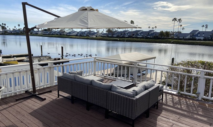 Discovery Bay House | Waterfront modern home Sleeps 6 near Marina w/Hot Tub & Large Deck