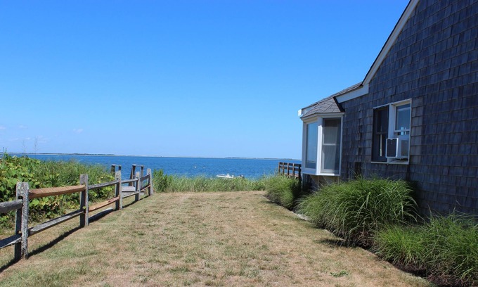 Quaise Cottage | Waterfront Nantucket Cottage