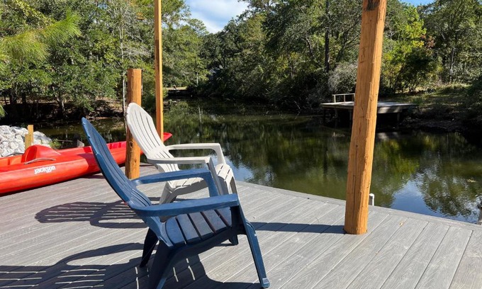 Florida Panhandle House | Waterfront Newly Renovated and Decorated 3brs home