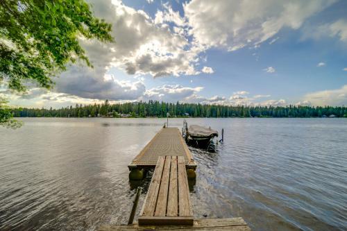 Newport House | Waterfront Newport Vacation Rental on Sacheen Lake