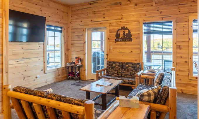 Houghton Cabin | Waterfront Northwoods Bunkhouse 19B