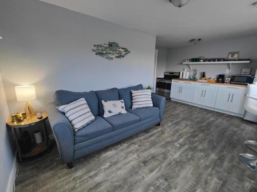 Tampa House | Waterfront Peninsula with Boat Ramp & Dock