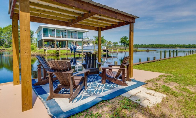 Ono Island Cabin | Waterfront Pensacola Paradise with Boat Slips!