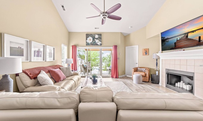 Cornelius Condo | 🆕 Waterfront Penthouse Lake Norman Views