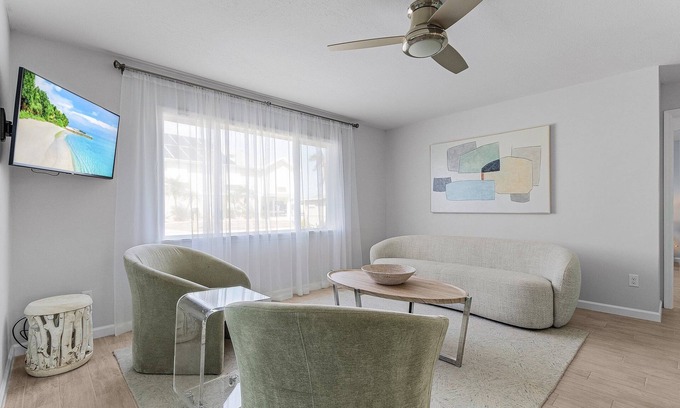 Matlacha House | WATERFRONT, POOL, BOAT LIFT, WALKING DISTANCE TO RESTAURANTS, 2 BED/2 BATH