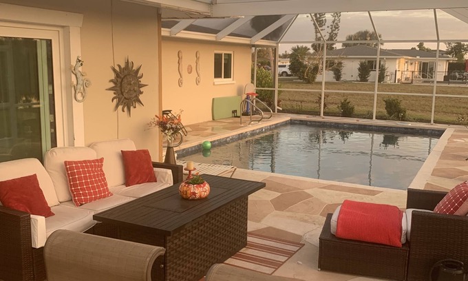 Broadmoor House | Waterfront Pool home very close to golf and beaches