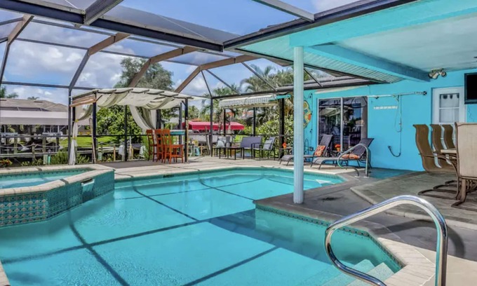 Fort Myers House | Waterfront Pool Home w/Spa, Game Room & Dock – Gulf Access!
