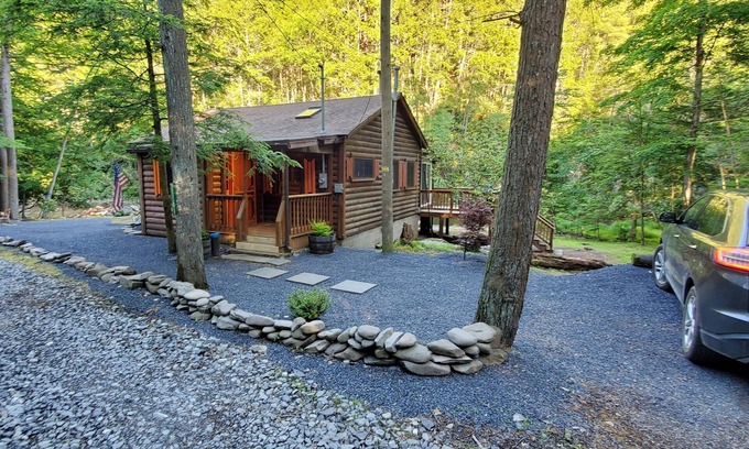 East Stroudsburg Cabin | Waterfront Private Bushkill Creek Cabin - Sleeps 6
