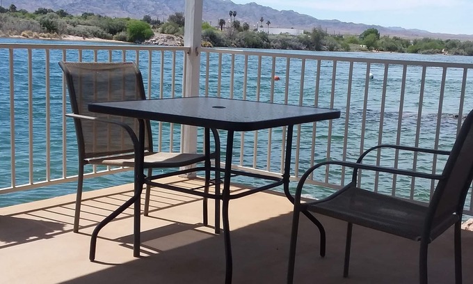 Mohave Valley House | WATERFRONT,PRIVATE BOAT RAMP ,SANDY BEACH GATED COMMUNITY, 3 BEDROOM & 2 BATH