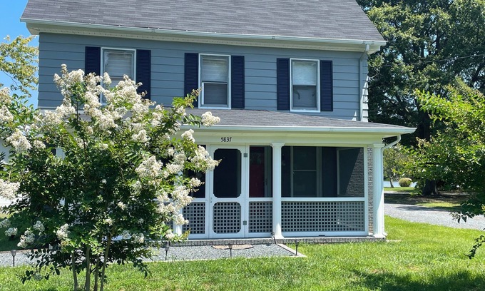 Cambridge Cottage | Waterfront property with private boat ramp and new dock!