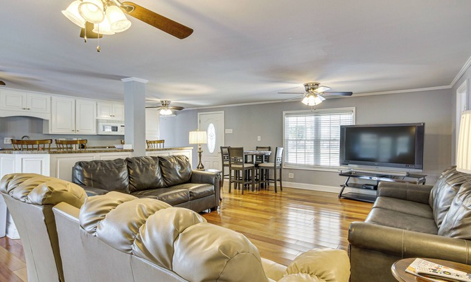 Hollands Landing House | Waterfront Prosperity Home w/Dock: Walk to Marina