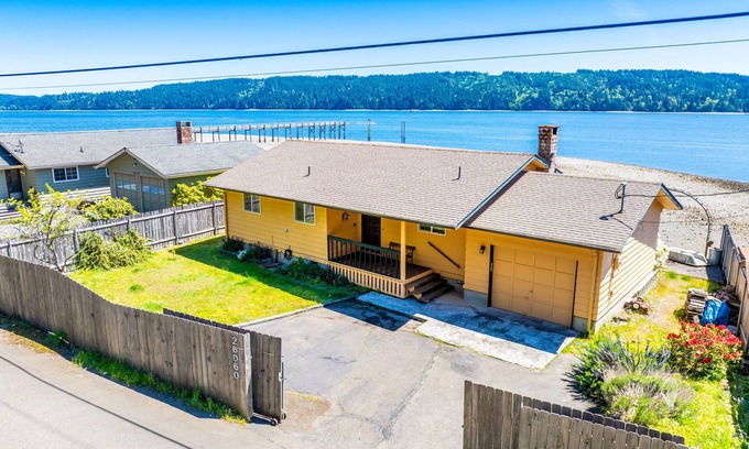 Hoodsport House | Waterfront Retreat, Relaxation, Fun in Hood Canal