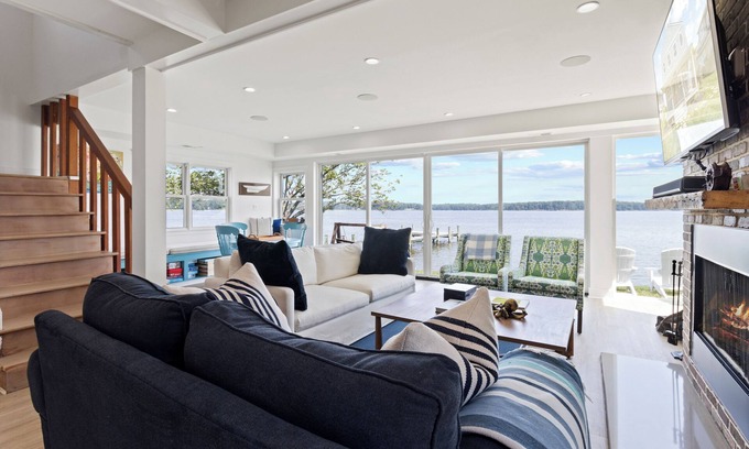 Croom House | Waterfront Sanctuary only 50 Min. From DC/Balt.