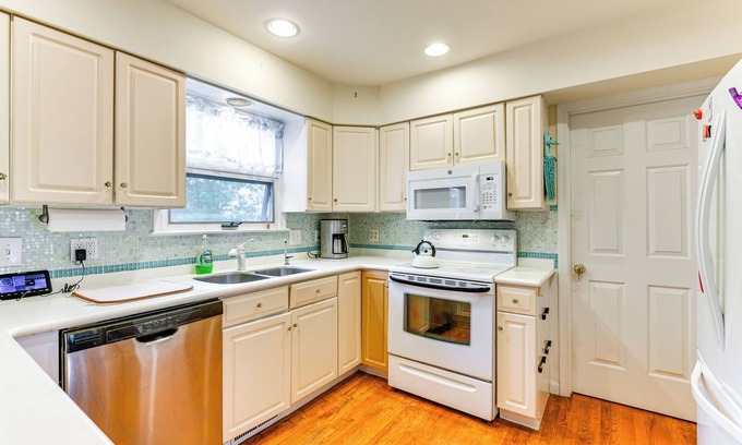 Shady Side House | Waterfront Shady Side Home w/Chesapeake Bay View!