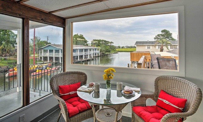 Slidell House | Waterfront Slidell Home on Bayou w/ Dock & Tie Up!