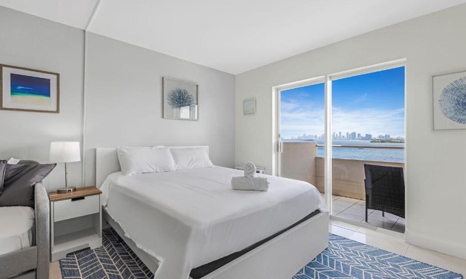 North Bay Village Apartment | Waterfront Studio Condo in the Heart of Miami - Free Parking & Bay Views