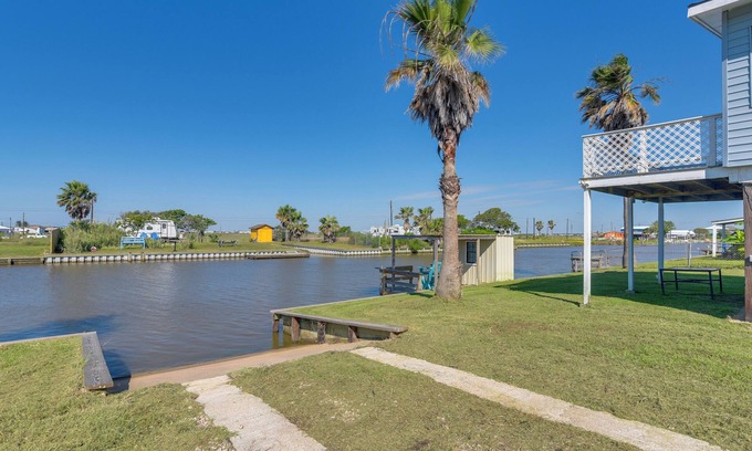 Cedar Lane House | Waterfront Texas Abode w/Boat Ramp, Pets Welcome