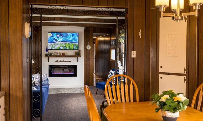 Southmont House | Waterfront tiny home with private dock