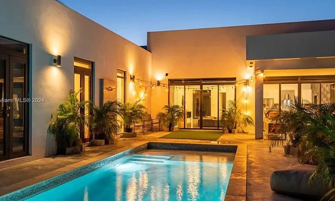 Fort Lauderdale House | Waterfront Villa w/Pool, Dock & Designer Style