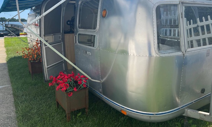 Usmma House | Waterfront Vintage Airstream on City Island in the Bronx - 25 mins to midtownNYC