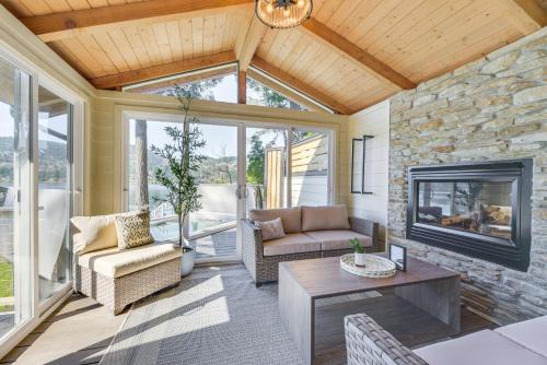 Olympia House | Waterfront Washington Getaway with Hot Tub and Deck!
