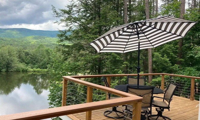 Wentworth Cabin | Waterfront White Mountain cabin retreat with amazing views