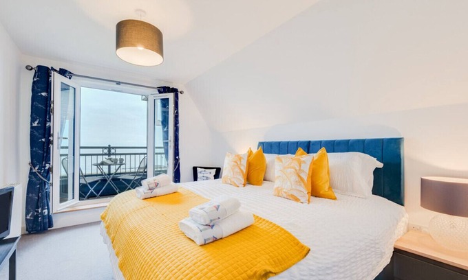 Felixstowe House | Watermark - Three Bedroom House, Sleeps 6
