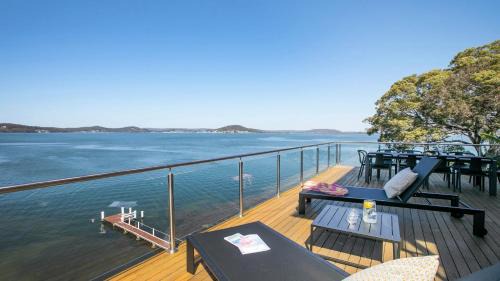 Point Clare House | Waters Edge - Point Clare - Pool - Spa - Private Jetty
